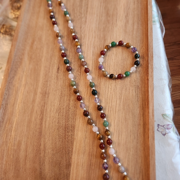 Kirk's Folly matching Bracelet and Necklace - Picture 2 of 2